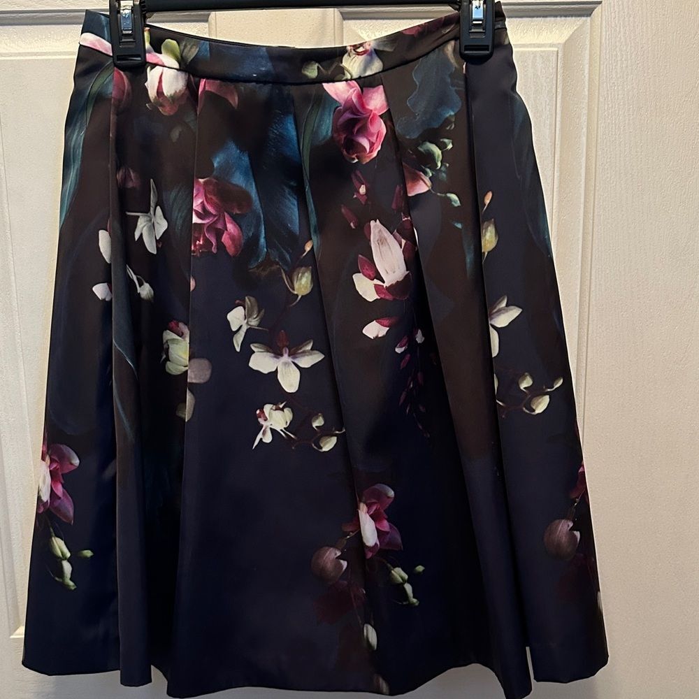 Ted Baker London Floral Navy Satin Midi Skirt Size 1 Stunning Beautiful Gorgeous